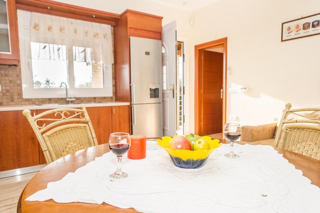 Cozy Flats In An Olive Grove By The Sandy Beach Kánalos エクステリア 写真
