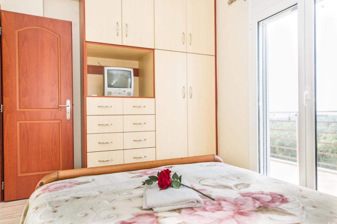 Cozy Flats In An Olive Grove By The Sandy Beach Kánalos エクステリア 写真