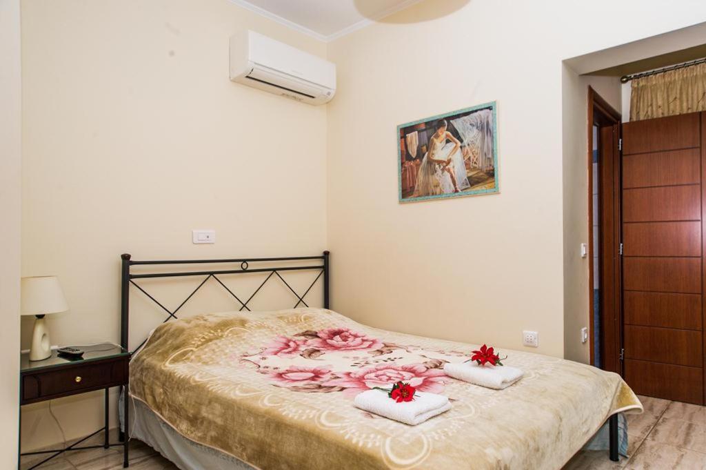 Cozy Flats In An Olive Grove By The Sandy Beach Kánalos エクステリア 写真