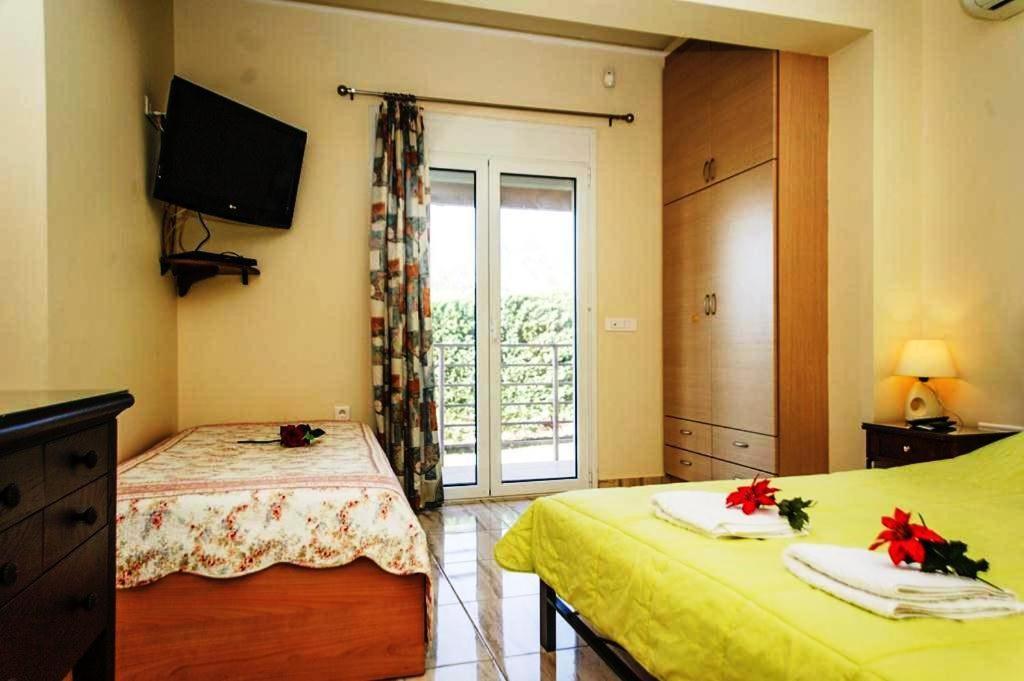 Cozy Flats In An Olive Grove By The Sandy Beach Kánalos エクステリア 写真